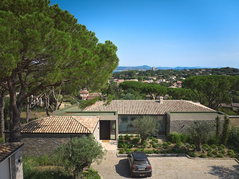 Azu068 - Luxury Villa with Views on Saint-Tropez