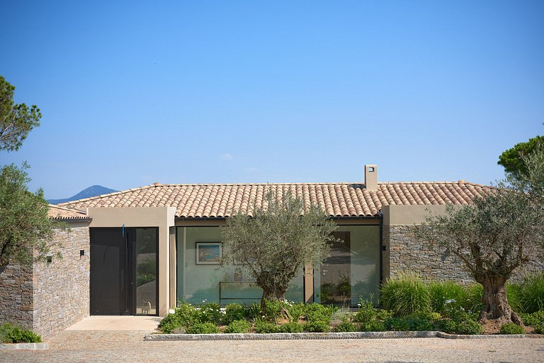 Azu068 - Luxury Villa with Views on Saint-Tropez