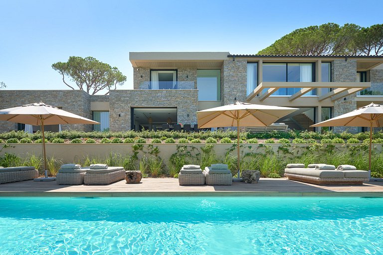 Azu068 - Villa avec Vue sur Saint-Tropez