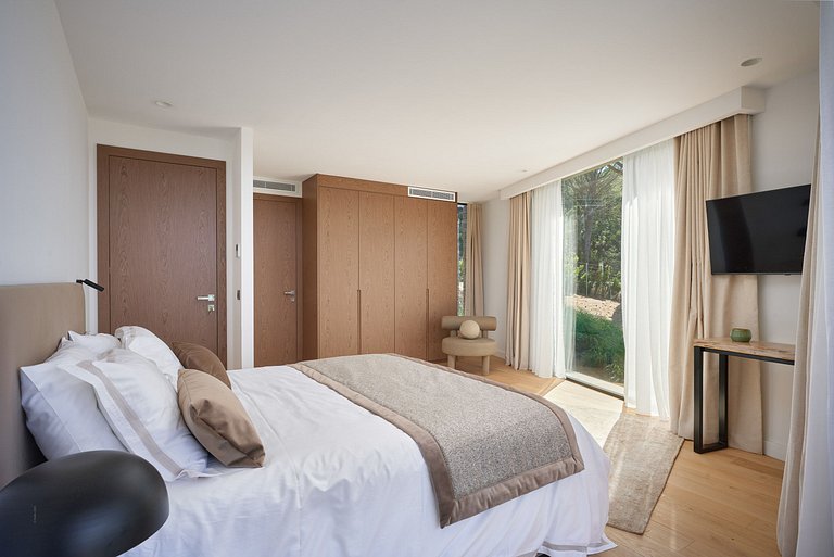 Azu068 - Luxury Villa with Views on Saint-Tropez