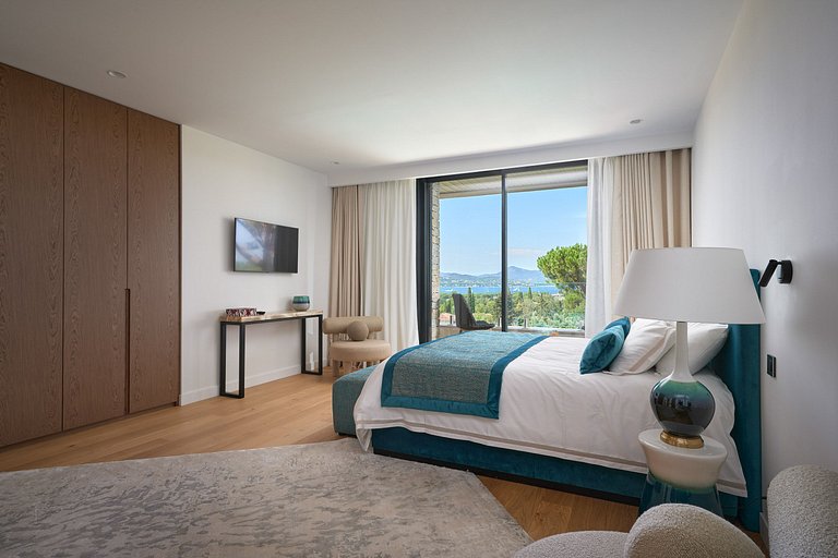 Azu068 - Luxury Villa with Views on Saint-Tropez