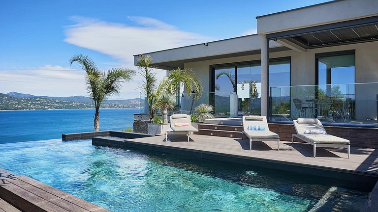Azu052 - Prestigious Contemporary Villa in Gassin