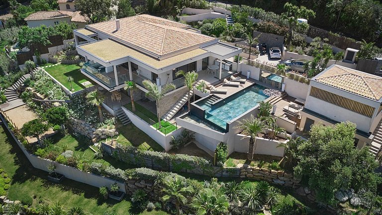 Azu052 - Prestigious Contemporary Villa in Gassin