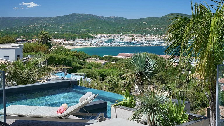 Azu052 - Prestigious Contemporary Villa in Gassin