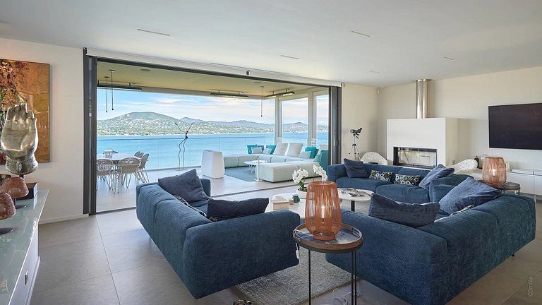 Azu052 - Villa Contemporaine de Prestige à Gassin