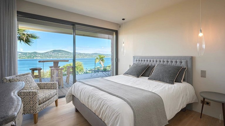 Azu052 - Villa Contemporánea en St Tropez