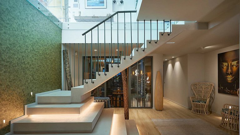 Azu052 - Prestigious Contemporary Villa in Gassin