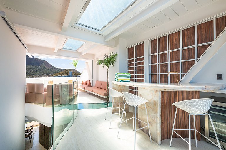 Rio004 - Exclusive Triplex Penthouse in Ipanema