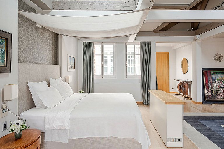 Par134 - Stunning apartment in St Germain des Prés