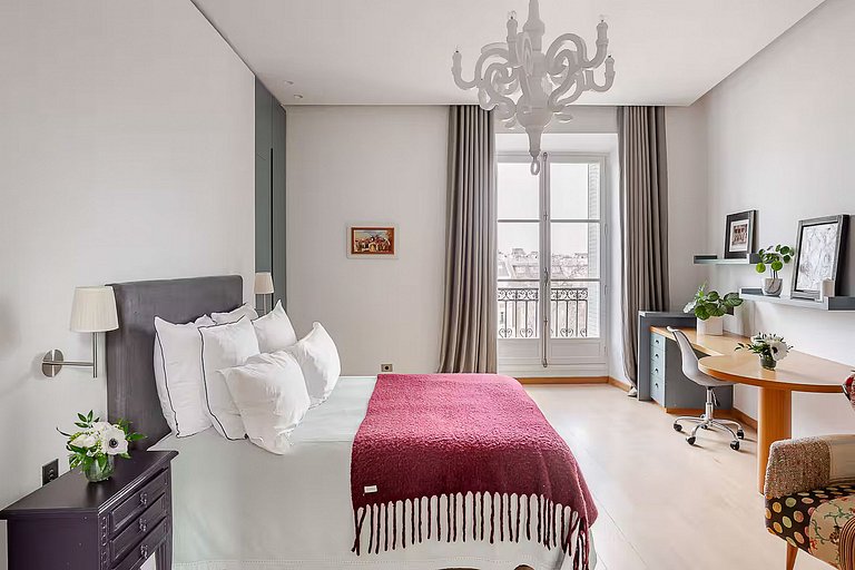 Par134 - Stunning apartment in St Germain des Prés