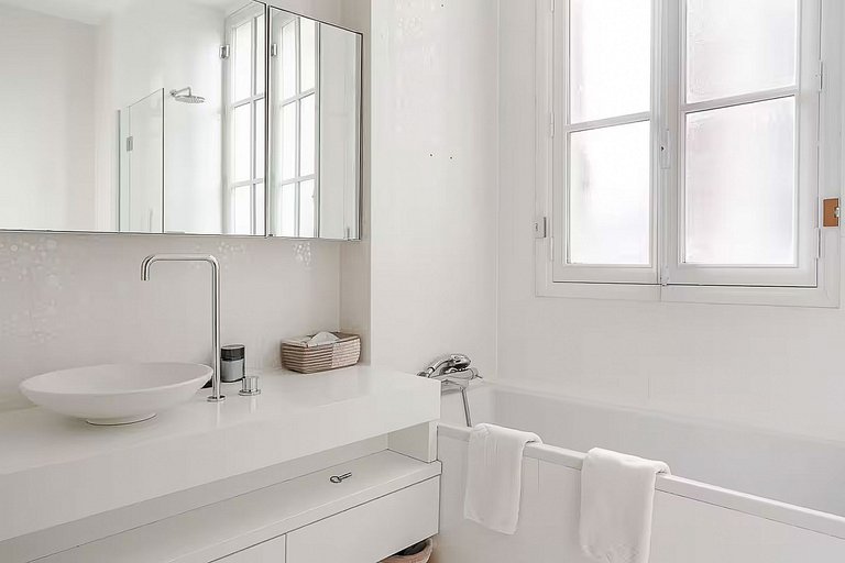 Par134 - Stunning apartment in St Germain des Prés