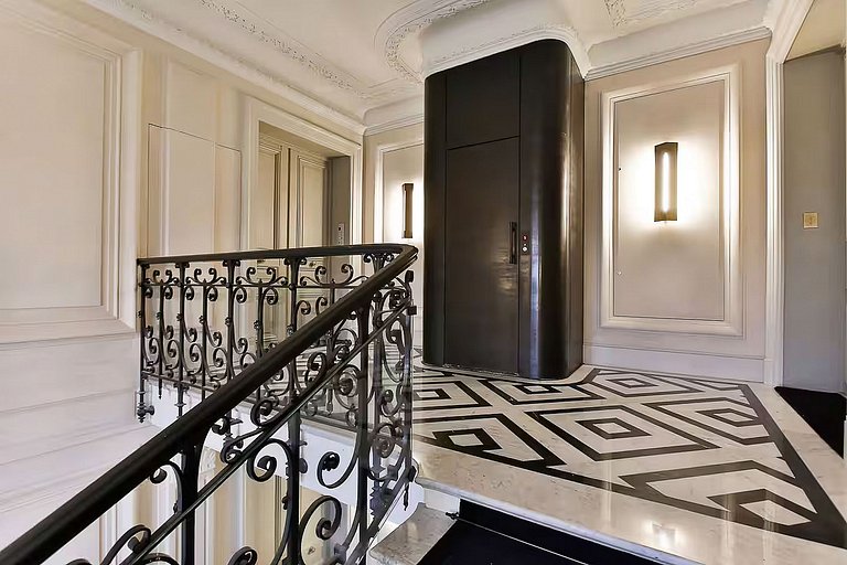 Par134 - Stunning apartment in St Germain des Prés