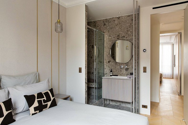 Par053 - 6 bedroom apartment with private gym