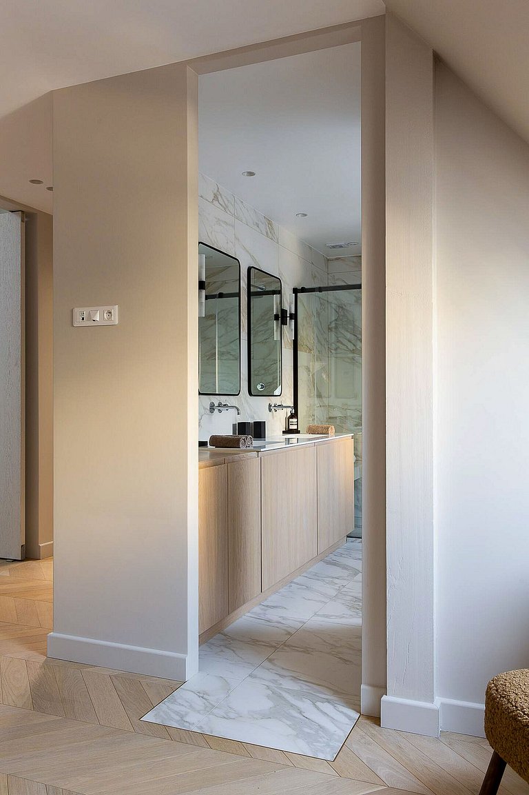 Par053 - 6 bedroom apartment with private gym