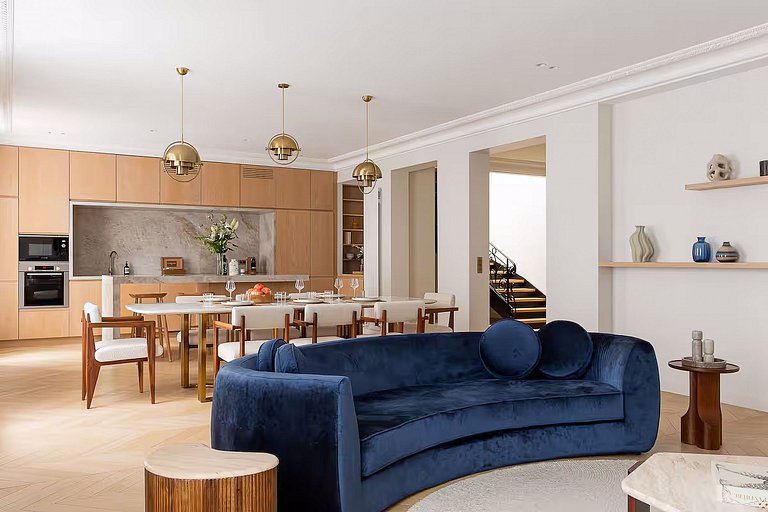 Par053 - 6 bedroom apartment with private gym
