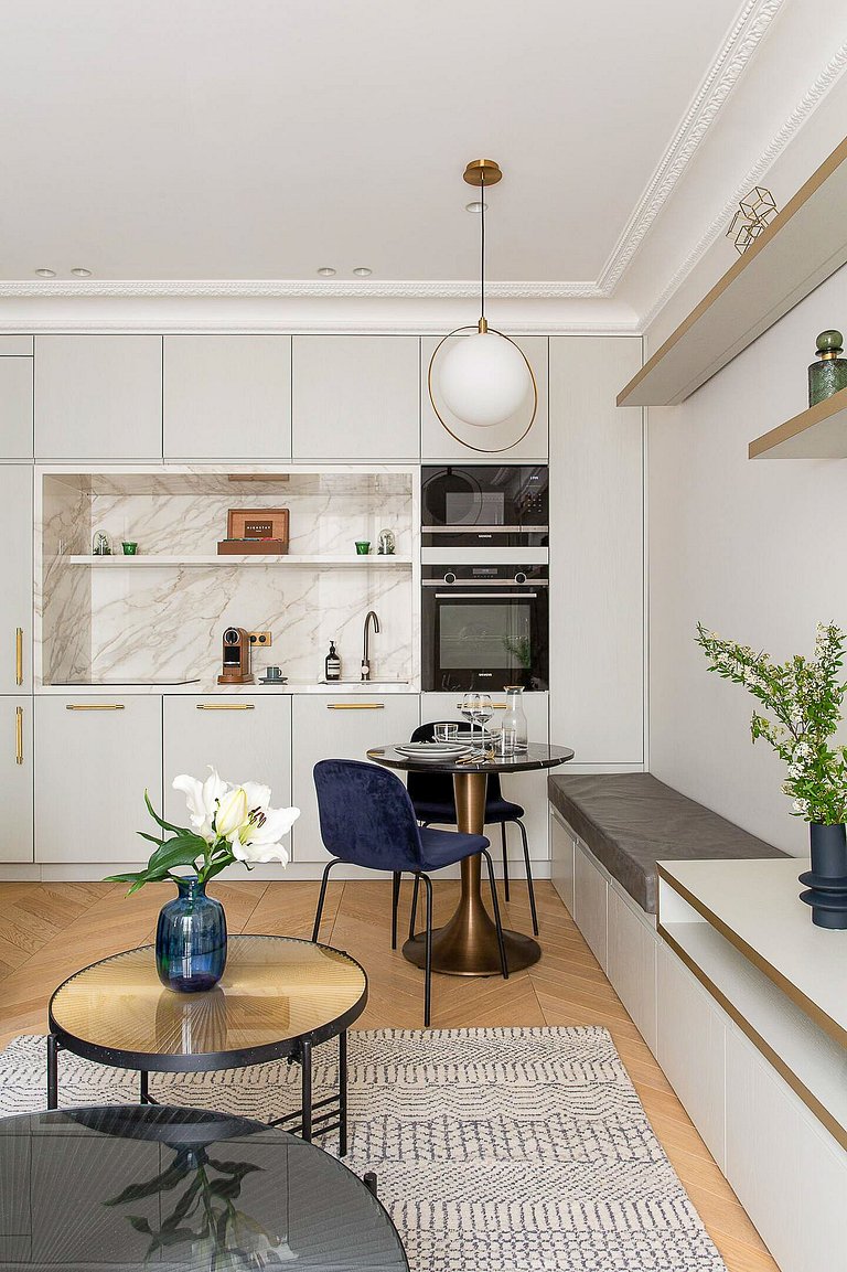 Par053 - 6 bedroom apartment with private gym