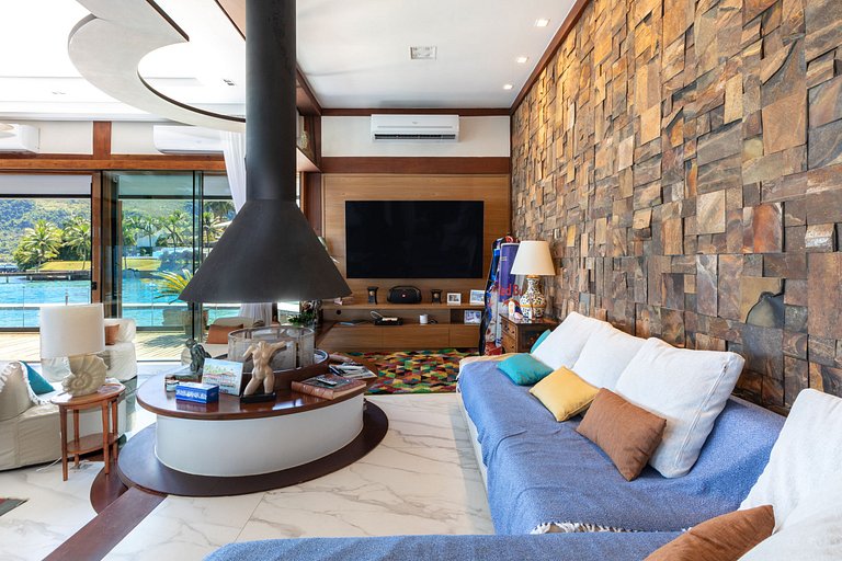 Ang064 - Luxury oceanfront villa in Angra os Reis