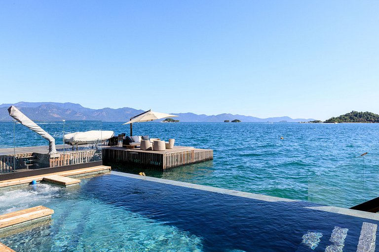 Ang064 - Luxury oceanfront villa in Angra os Reis