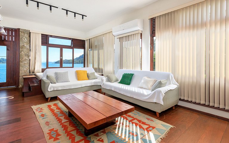 Ang064 - Luxury oceanfront villa in Angra os Reis
