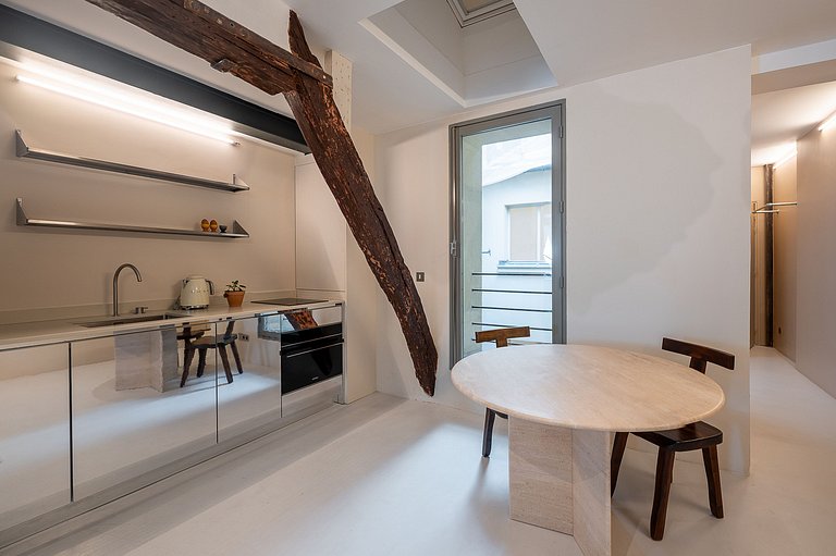 Par050 - Private 4-bedroom townhouse in the heart of Le Mara