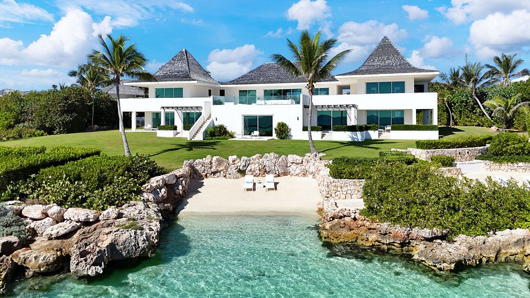 Aia002 – Villa with pools in Little Harbour in Anguilla