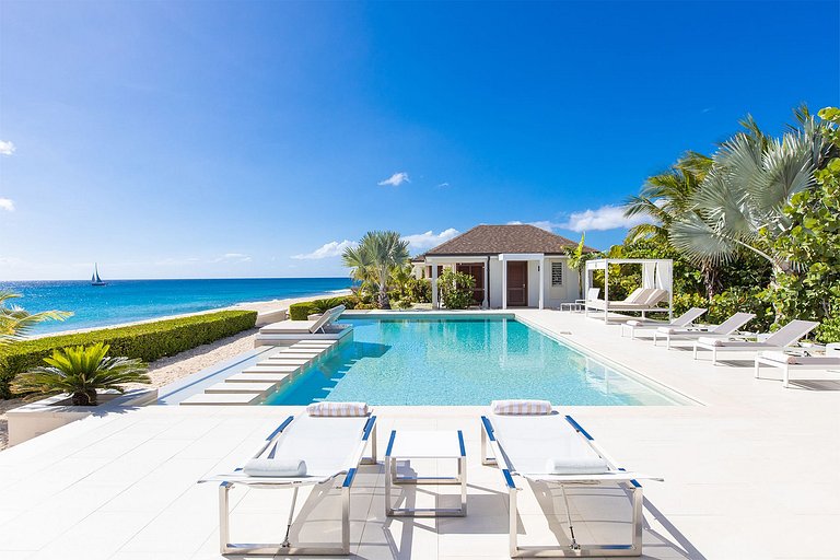 Sxm002 – Modern beachfront villa on Baie Longue Beach