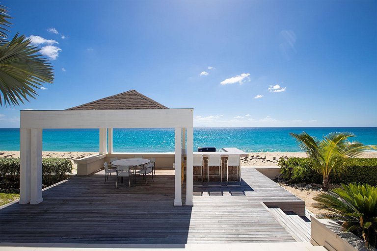 Sxm002 – Modern beachfront villa on Baie Longue Beach