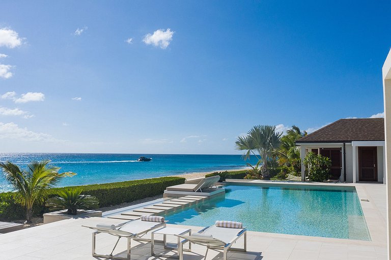 Sxm002 – Modern beachfront villa on Baie Longue Beach