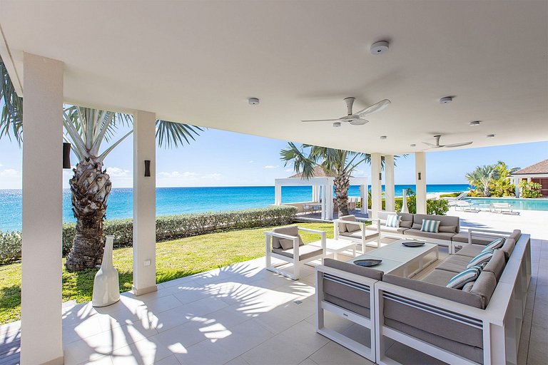 Sxm002 – Modern beachfront villa on Baie Longue Beach