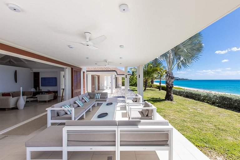 Sxm002 – Modern beachfront villa on Baie Longue Beach