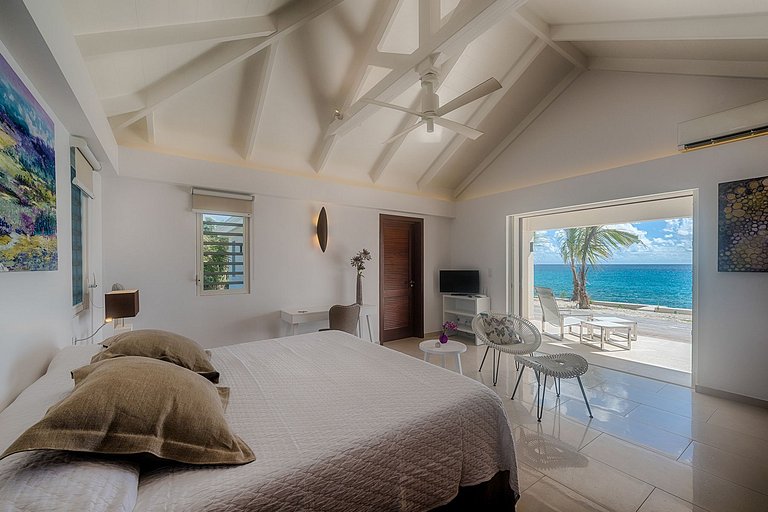 Sxm002 – Modern beachfront villa on Baie Longue Beach