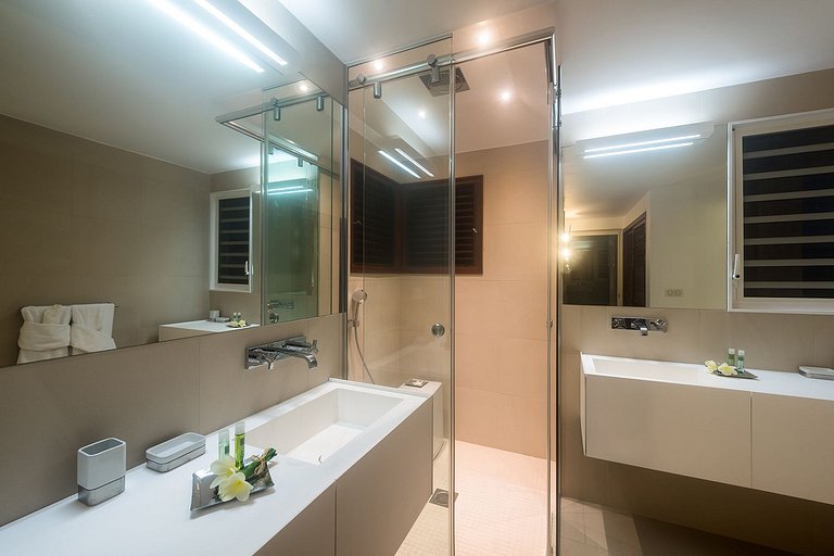 Sxm002 – Villa moderna à beira-mar em Baie Longue Beach