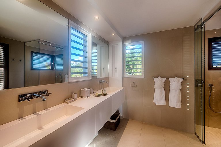 Sxm002 – Villa moderne en bord de mer à Baie Longue Beach