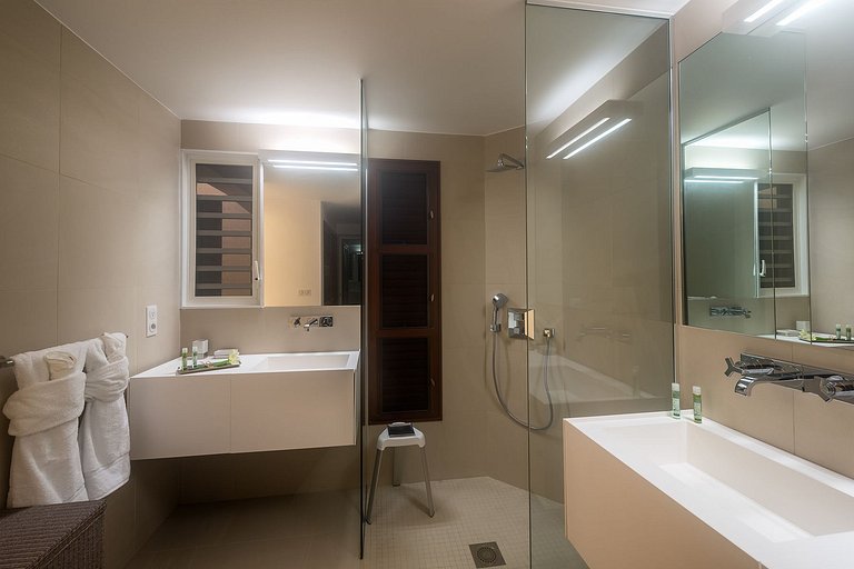 Sxm002 – Villa moderne en bord de mer à Baie Longue Beach