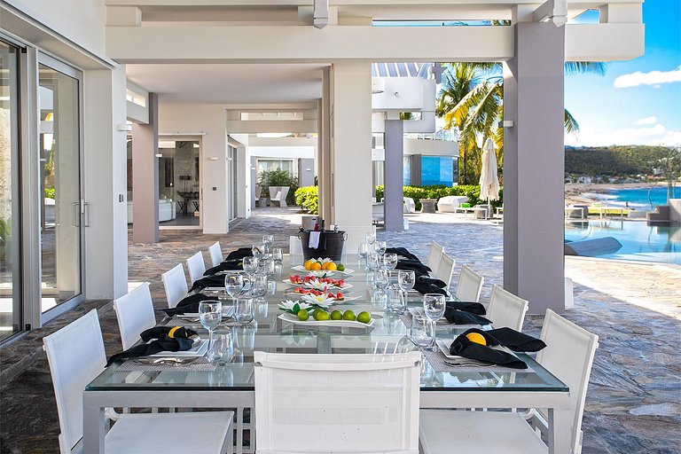 Sxm004 – Luxury beachfront villa with spa on Baie Rouge
