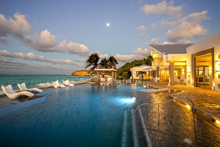 Sxm004 – Villa de luxe en bord de mer avec spa à Baie Rouge