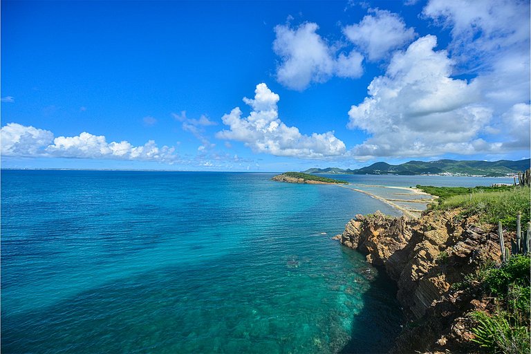 Sxm005 – Villa con vista al mar sobre Baie Rouge Beach