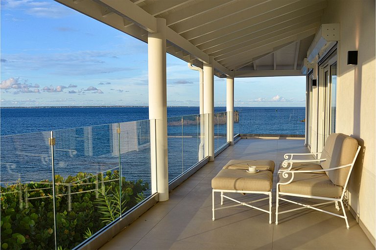 Sxm005 – Villa con vista al mar sobre Baie Rouge Beach
