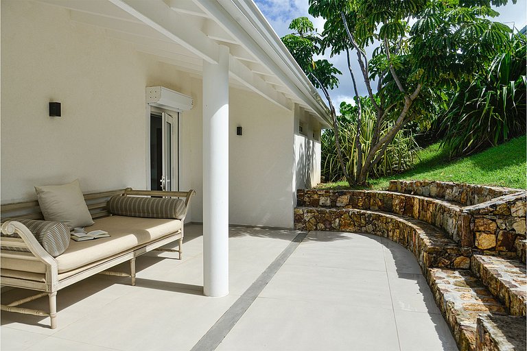 Sxm005 – Oceanview villa above Baie Rouge Beach
