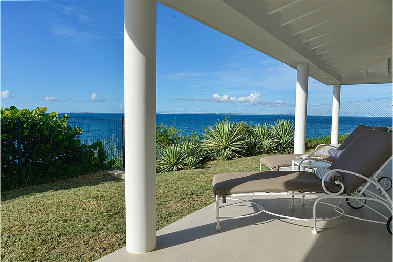 Sxm005 – Villa con vista al mar sobre Baie Rouge Beach