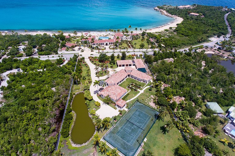 Sxm006 – Villa frente al mar con piscina y tenis en Plum Bay