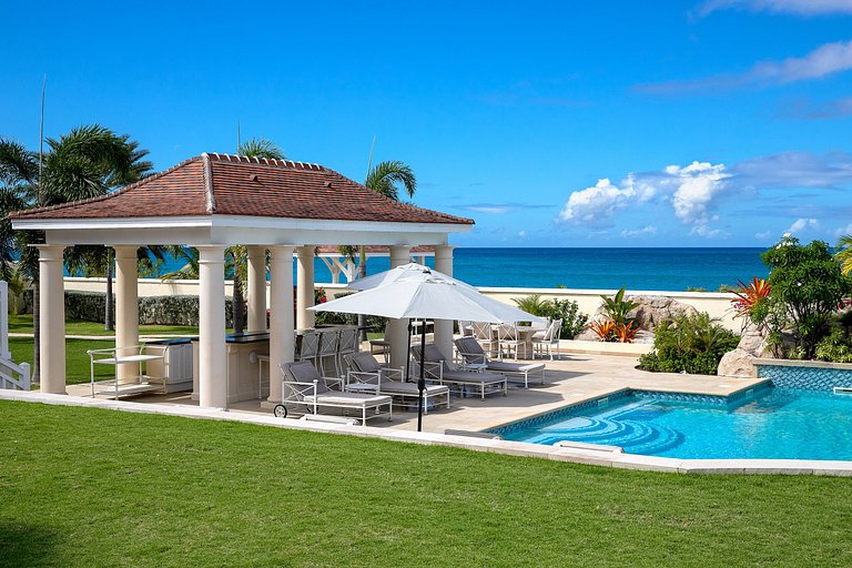 Sxm006 – Beachfront villa with pool and tennis on Plum Bay