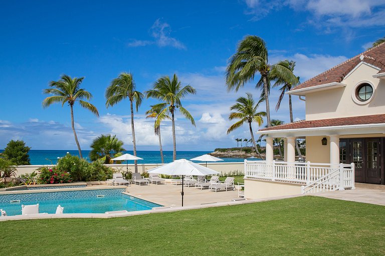 Sxm006 – Beachfront villa with pool and tennis on Plum Bay