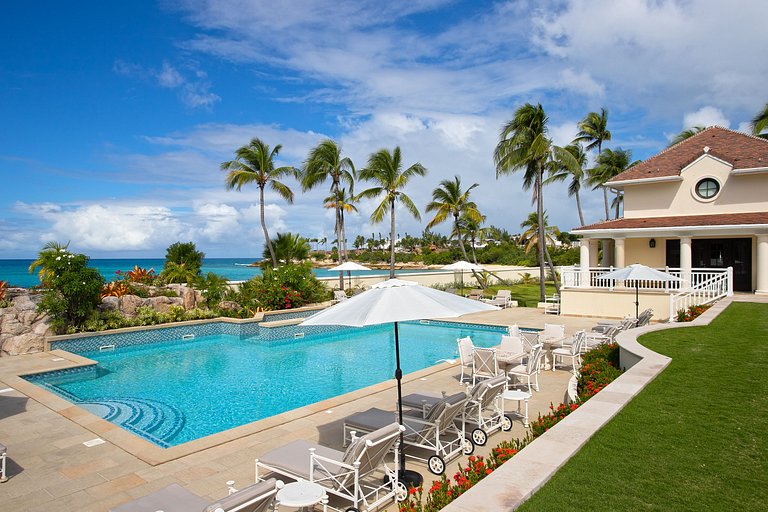 Sxm006 – Beachfront villa with pool and tennis on Plum Bay