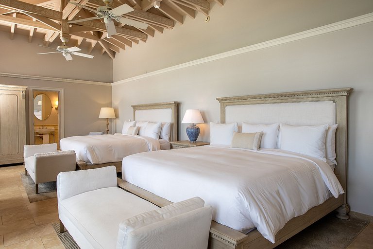 Sxm006 – Beachfront villa with pool and tennis on Plum Bay