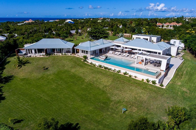 Sxm007 – Stylish sea-view villa with pool in Terres Basses
