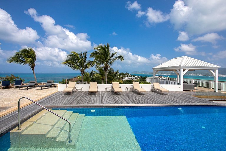 Sxm008 – Villa avec vue mer et jardin à Baie Rouge Beach
