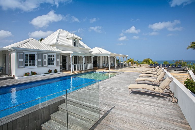 Sxm008 – Villa avec vue mer et jardin à Baie Rouge Beach