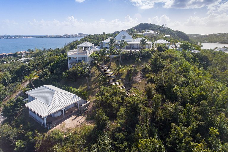 Sxm008 – Villa avec vue mer et jardin à Baie Rouge Beach