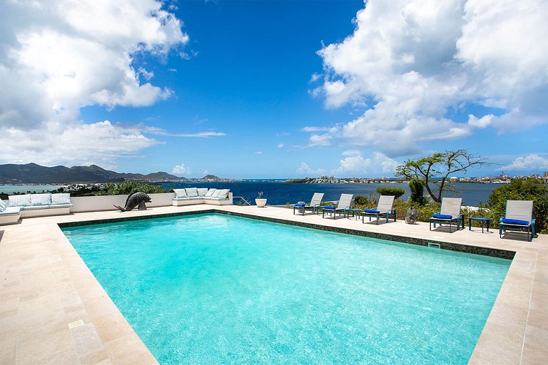 Sxm009 – Villa élégante avec vue mer à Baie Rouge Beach